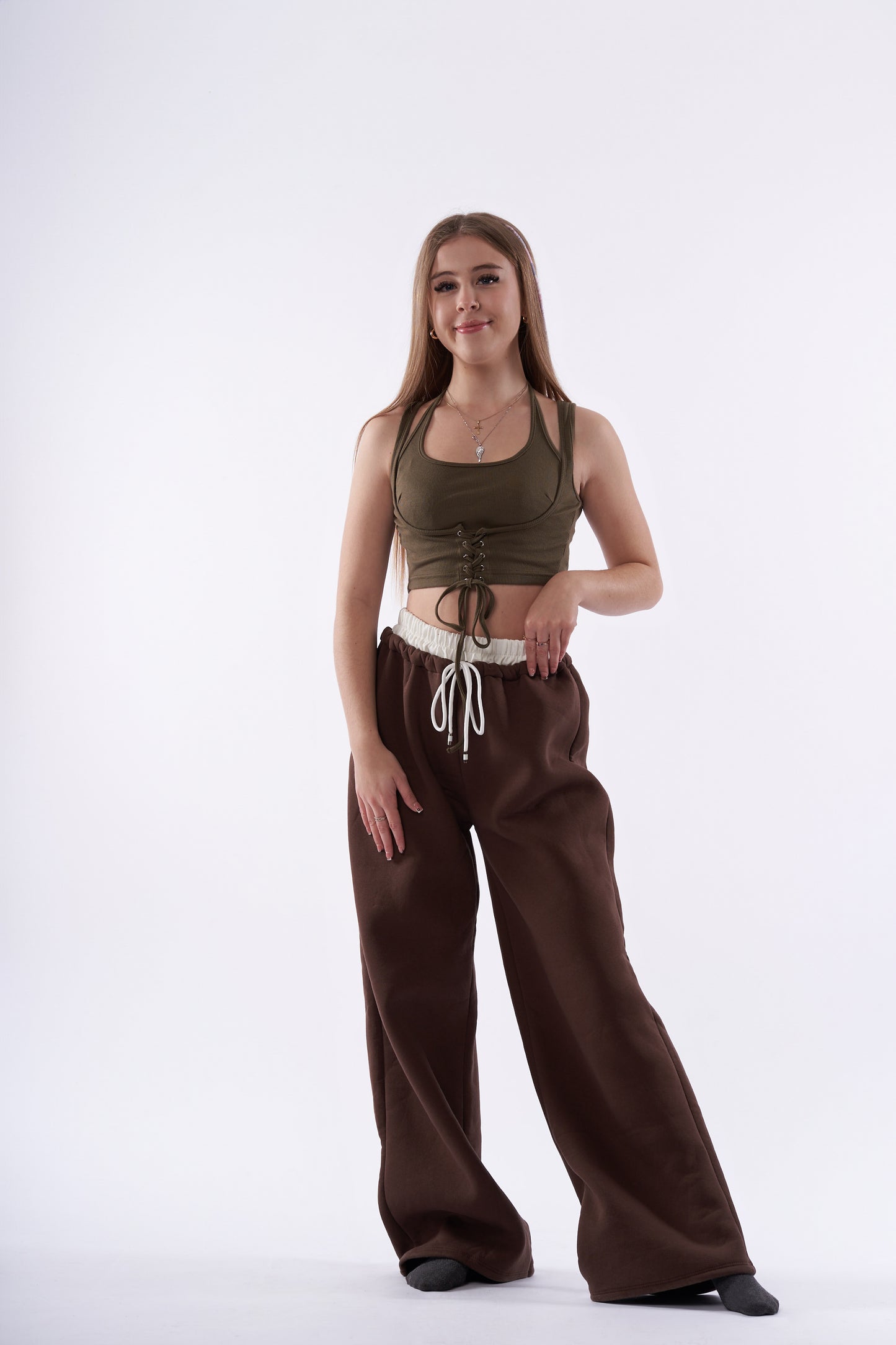 Wide leg jogger with pull in drawstrings