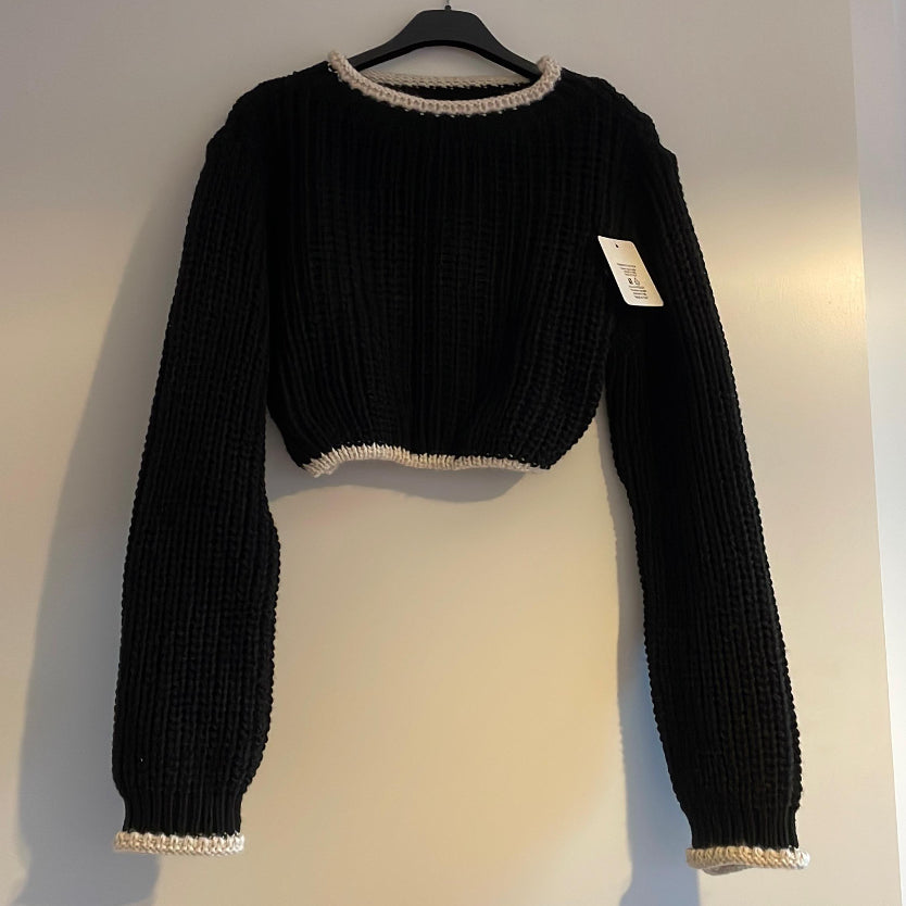 Cropped Caitlin long sleeve knitted top