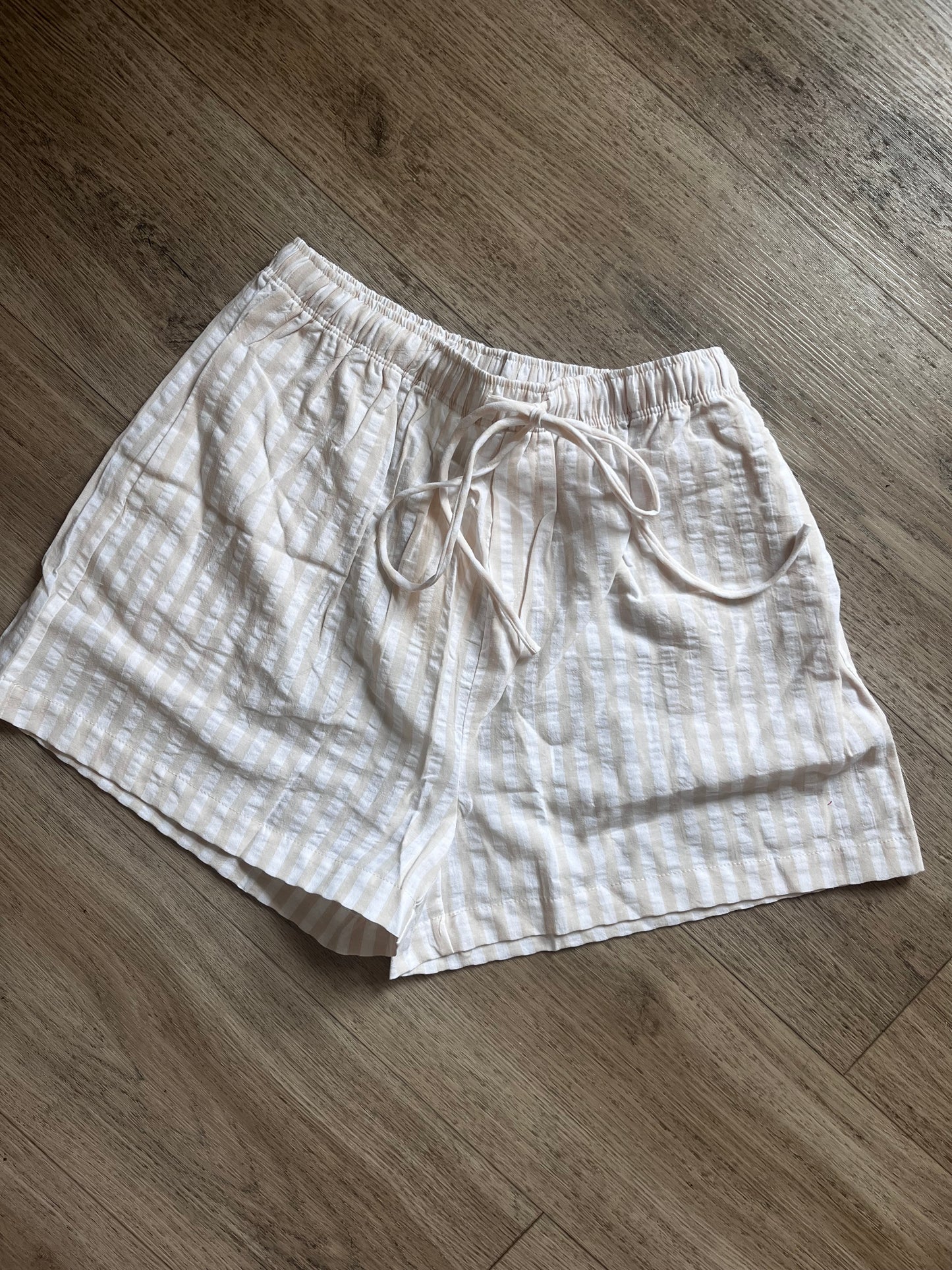Lightweight striped shorts