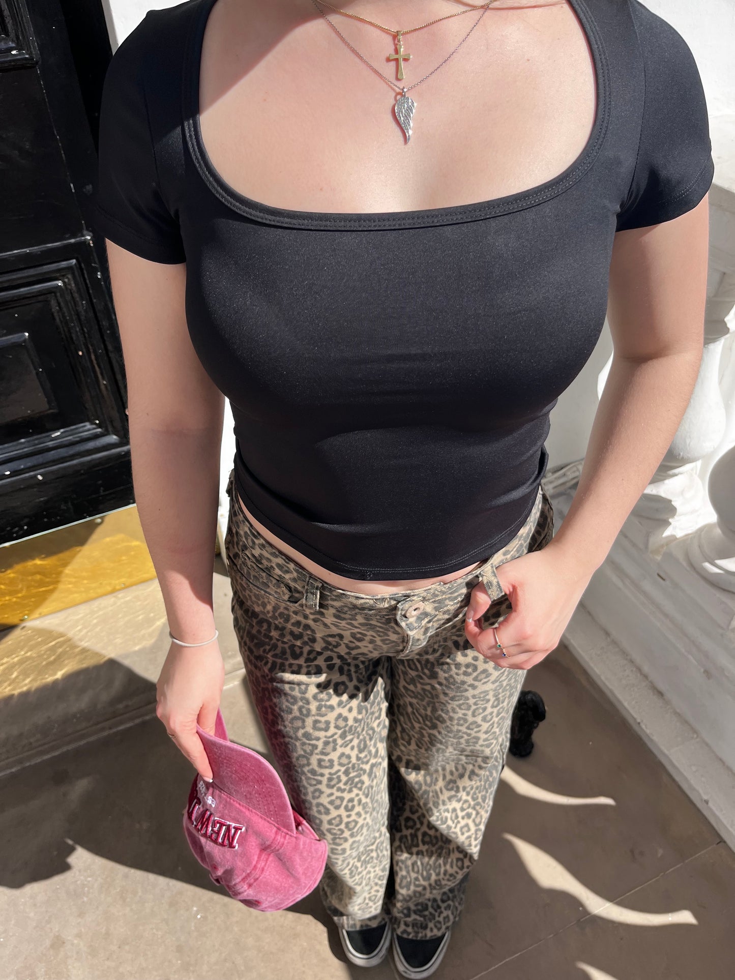 Scoop neck short sleeve slinky top