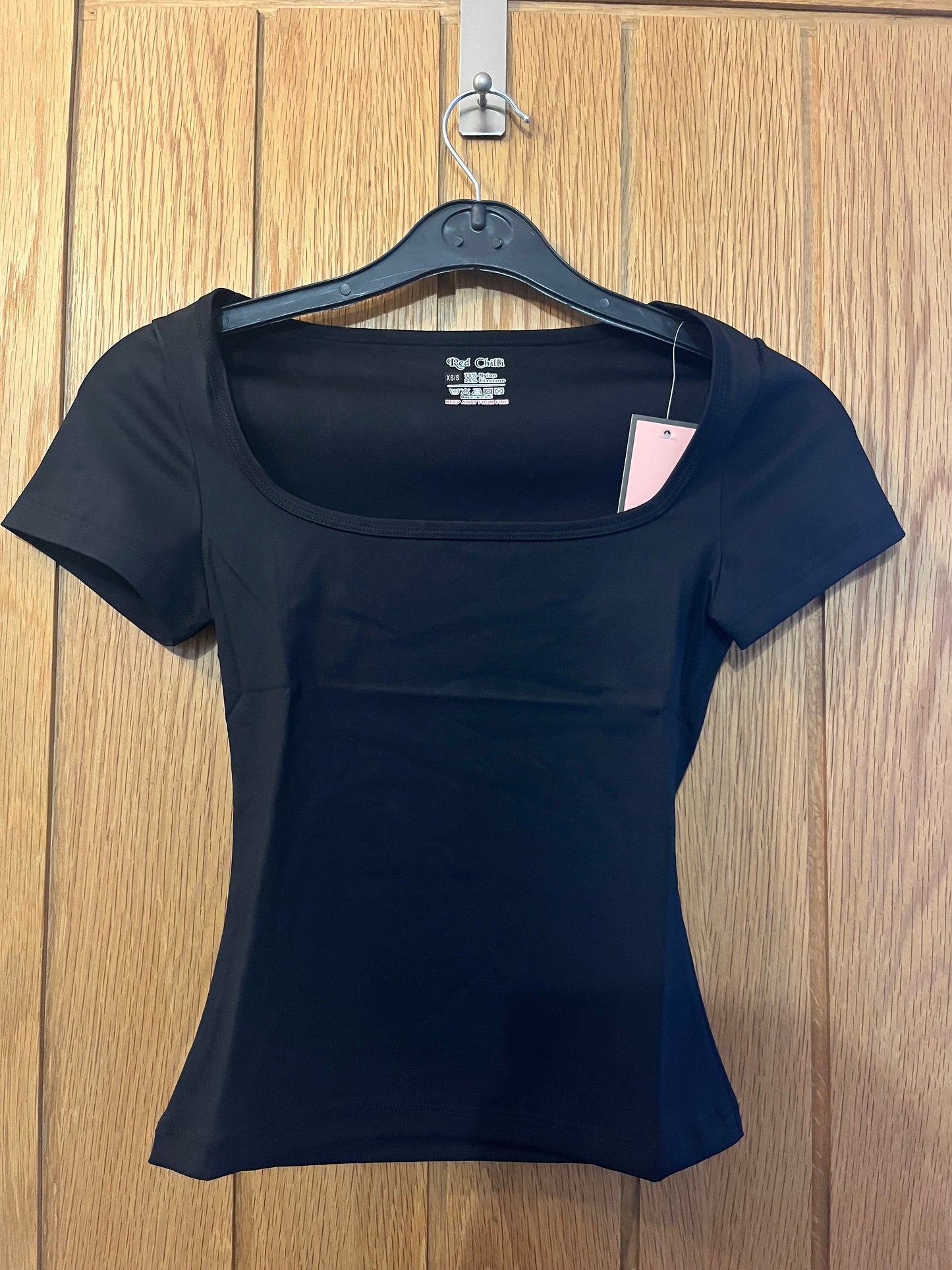 Scoop neck short sleeve slinky top