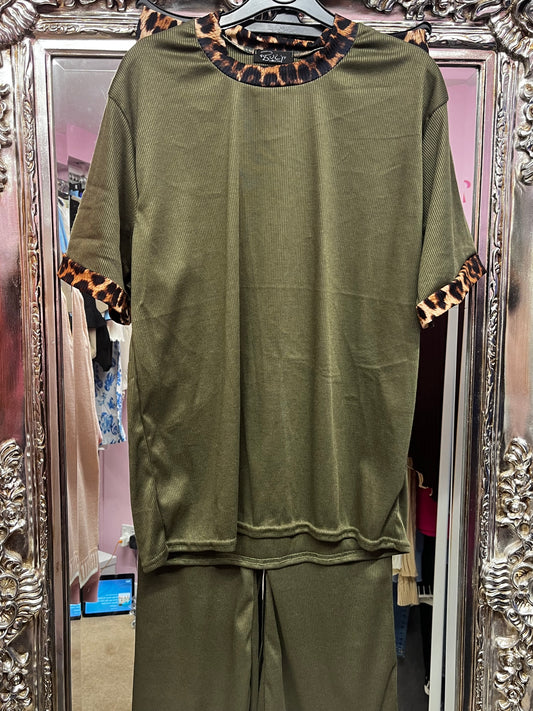 Leopard print trim t-shirt and trouser set