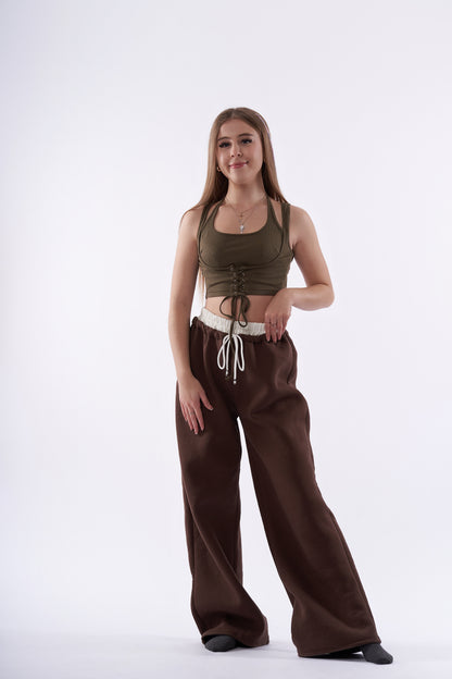 Wide leg jogger with pull in drawstrings