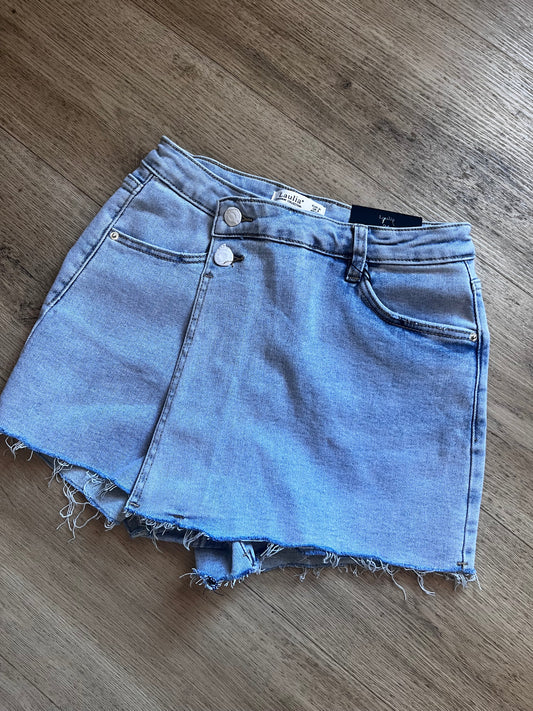 Stretchy light wash denim skort
