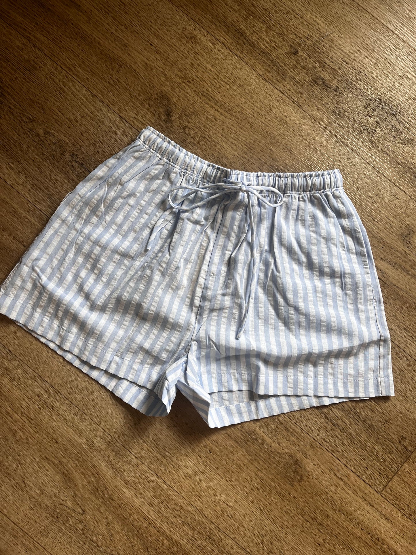 Lightweight striped shorts
