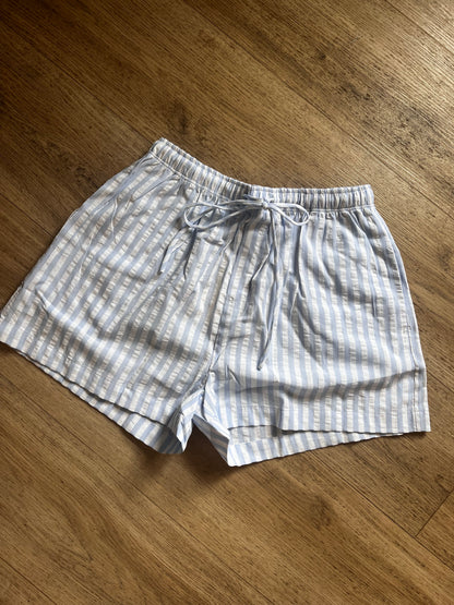 Lightweight striped shorts