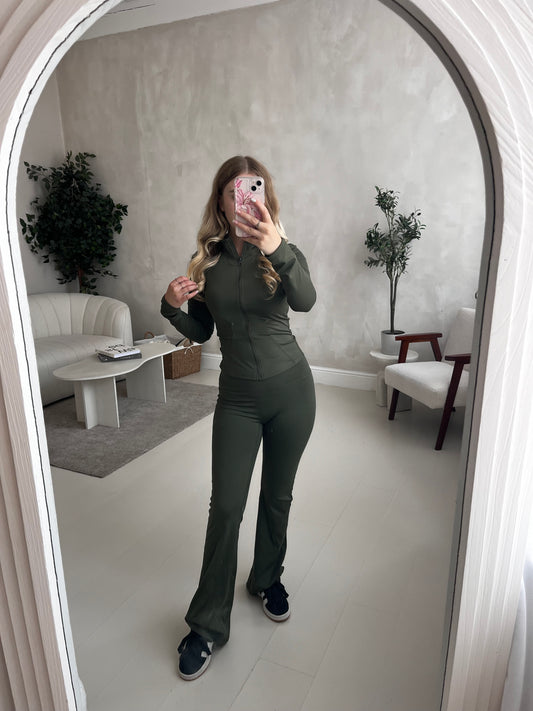 Zip up jacket & scrunch bum flare set