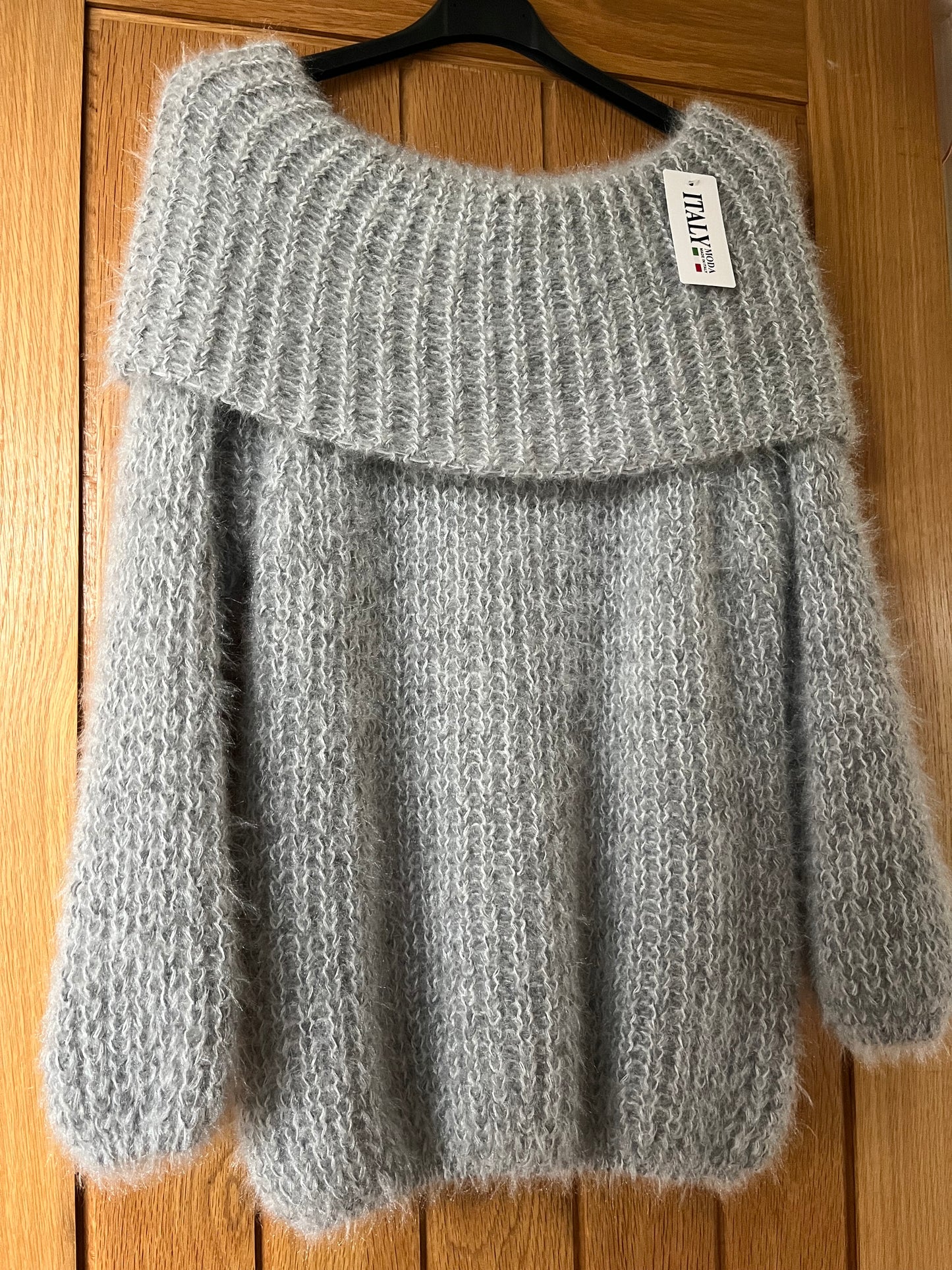Soft knitted off the shoulder top