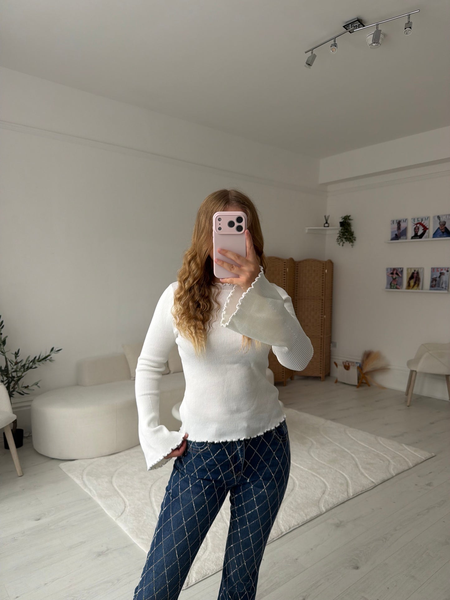 Ribbed lettuce hem flare top