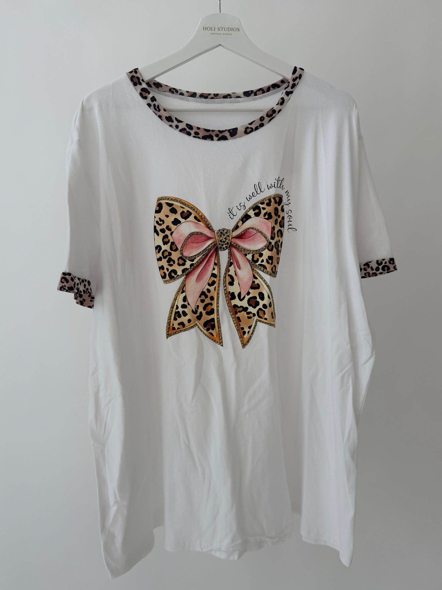 Leopard bow graphic tee