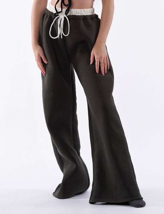 Wide leg jogger with pull in drawstrings