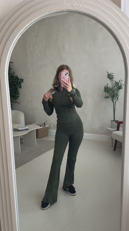 Zip up jacket & scrunch bum flare set